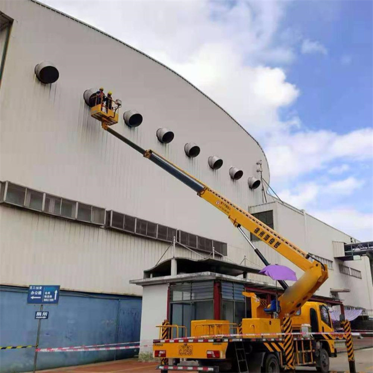 九湖镇高空作业车出租服务：专业广告牌安装解决方案